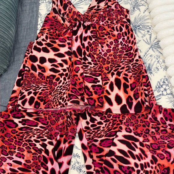 Natori Silky Cheetah Pajamas - Picture 1 of 2